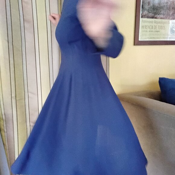 Purple long-sleeved dress with flare skirt. Really fun for dancing! size 6 - Picture 3 of 4
